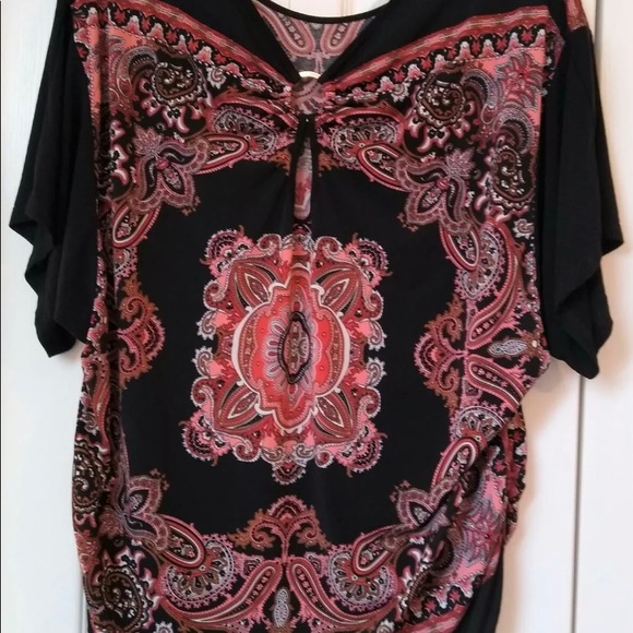 Plus Size Top - Picture 2 of 4